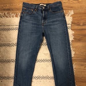 LEVI’s Wedgie STRAIGHT Jeans - Size 29